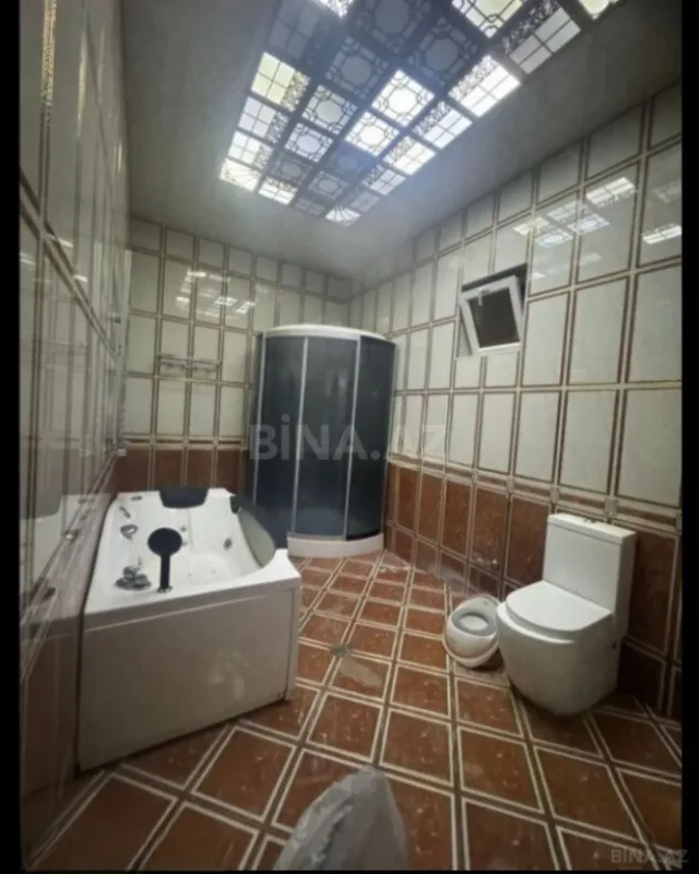 Satılır 8 otaqlı həyət evi 600 m²