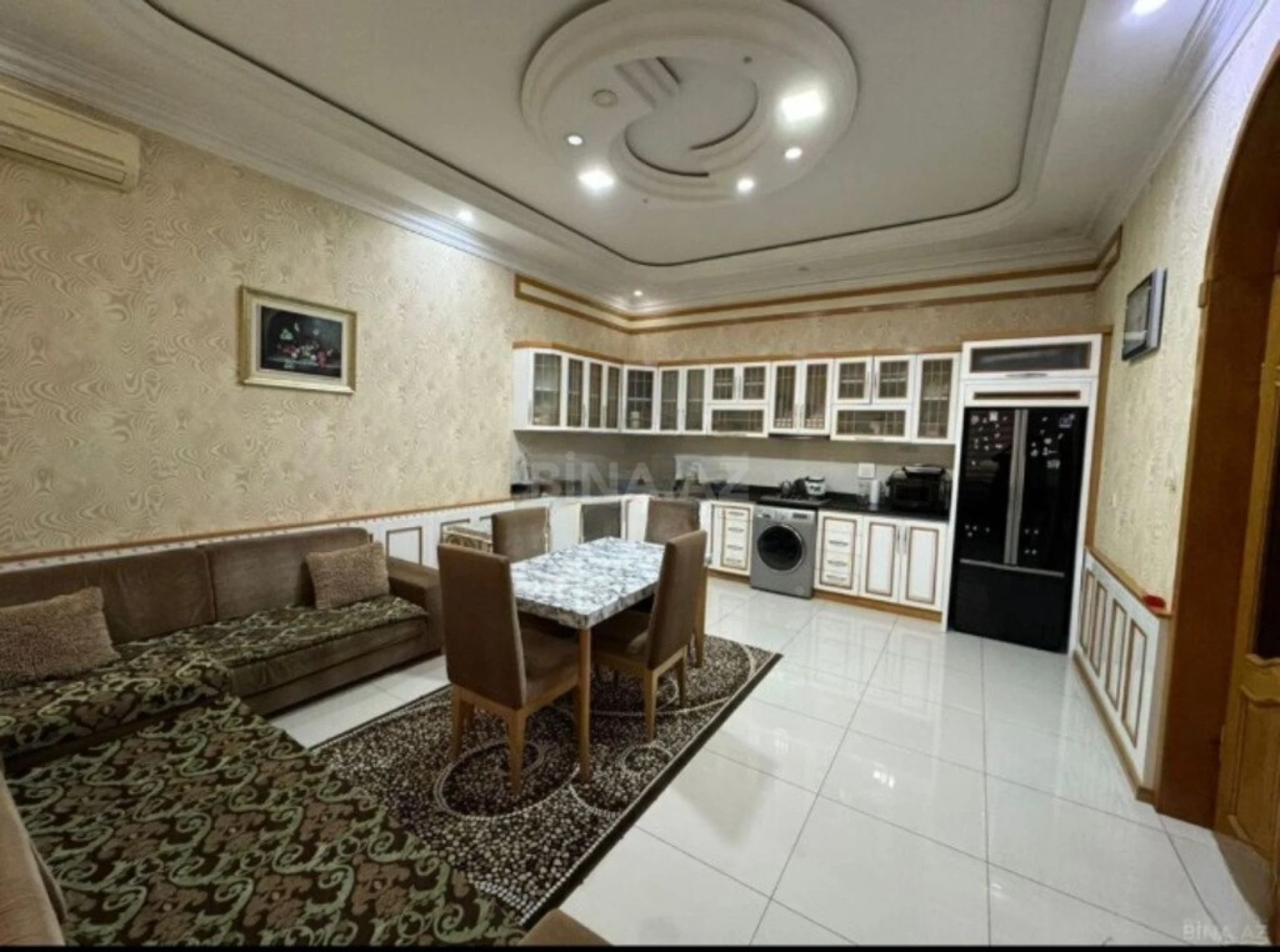 Satılır 8 otaqlı həyət evi 600 m²