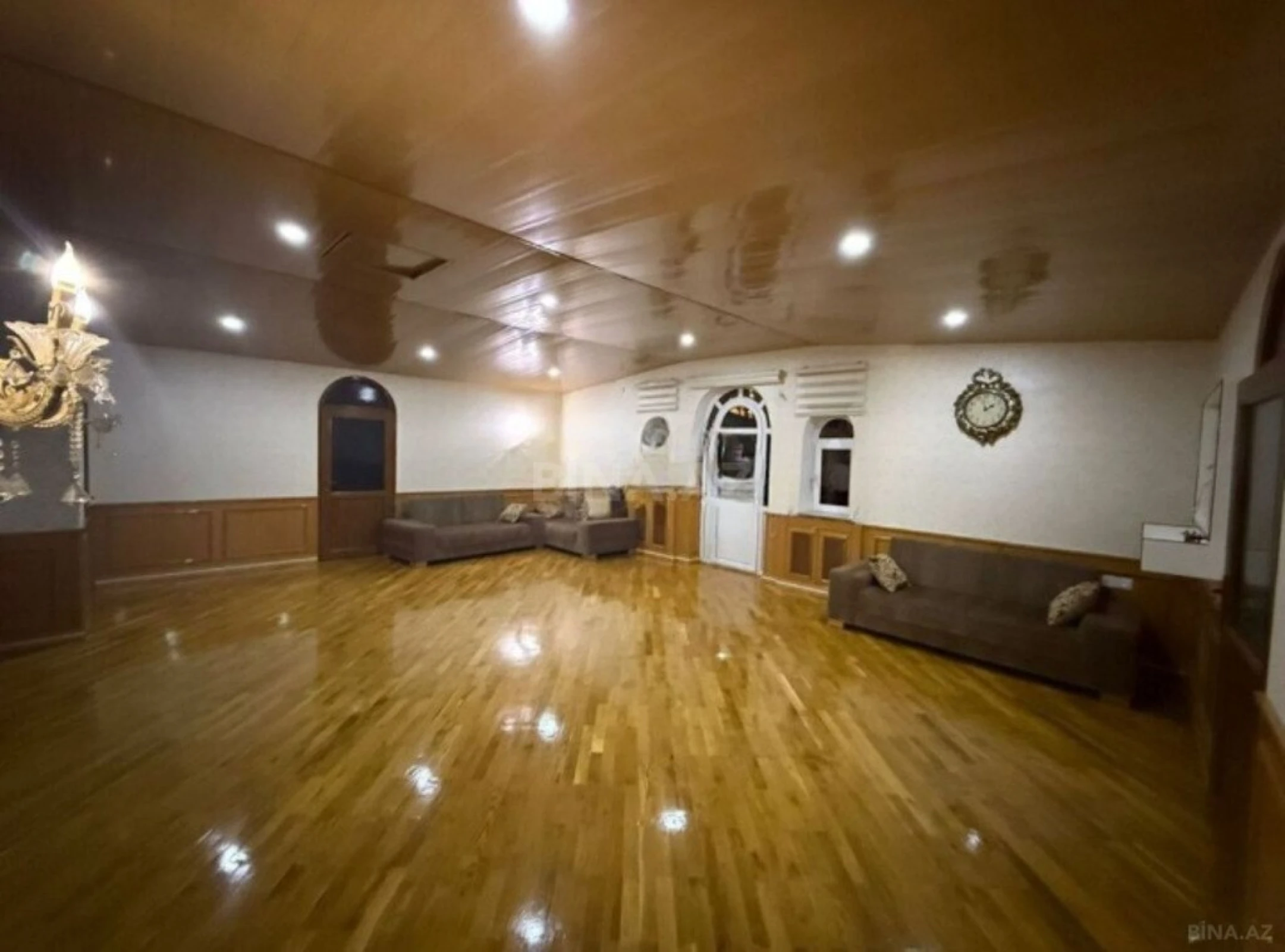 Satılır 8 otaqlı həyət evi 600 m²