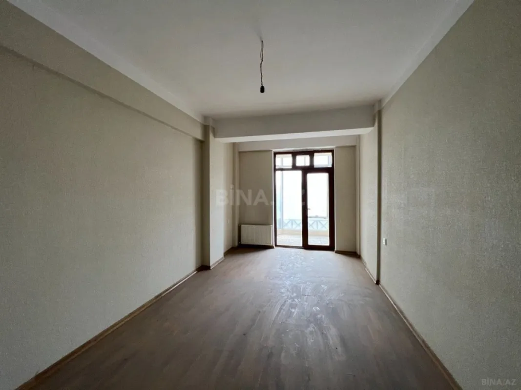 Satılır 7 otaqlı mənzil 275 m²