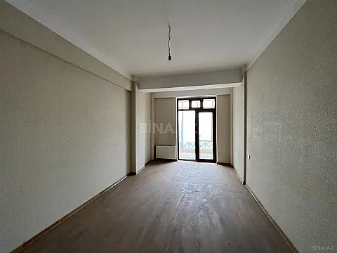Satılır 7 otaqlı mənzil 275 m²