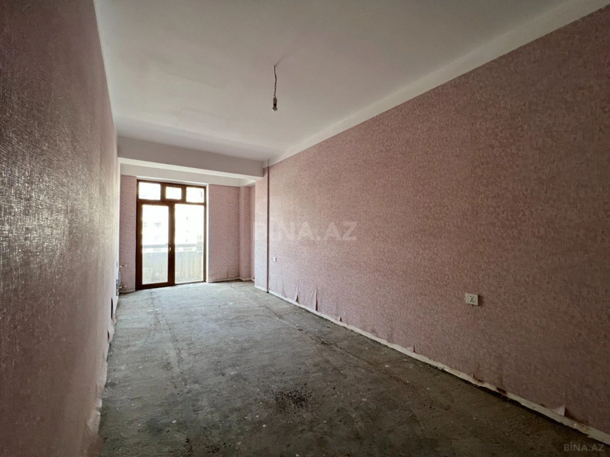 Satılır 7 otaqlı mənzil 275 m²
