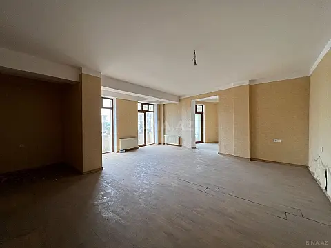 Satılır 7 otaqlı mənzil 275 m²