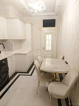 Kirayə verilir 2 otaqlı mənzil 96 m²