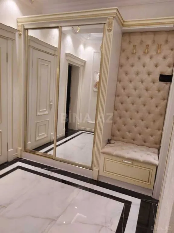 Kirayə verilir 2 otaqlı mənzil 96 m²