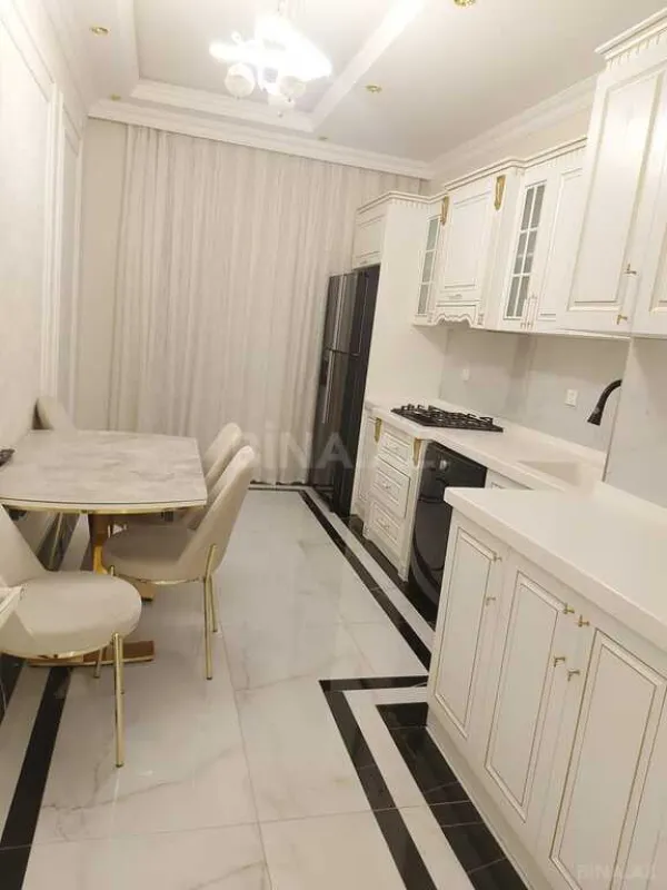 Kirayə verilir 2 otaqlı mənzil 96 m²