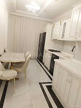Kirayə verilir 2 otaqlı mənzil 96 m²