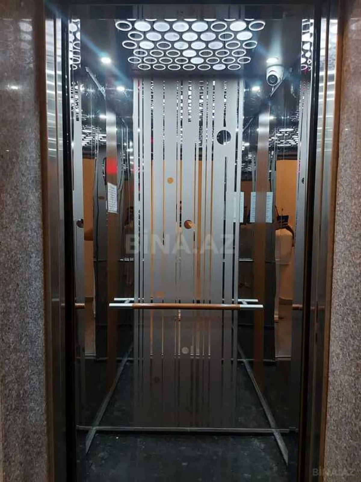 Kirayə verilir 2 otaqlı mənzil 96 m²