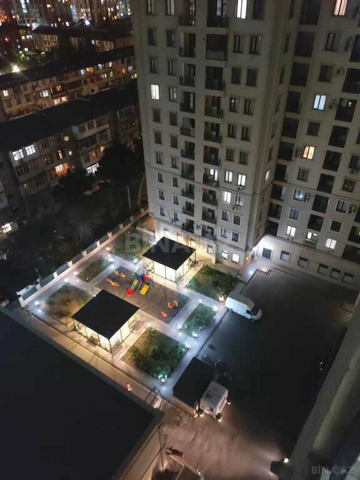 Kirayə verilir 2 otaqlı mənzil 96 m²