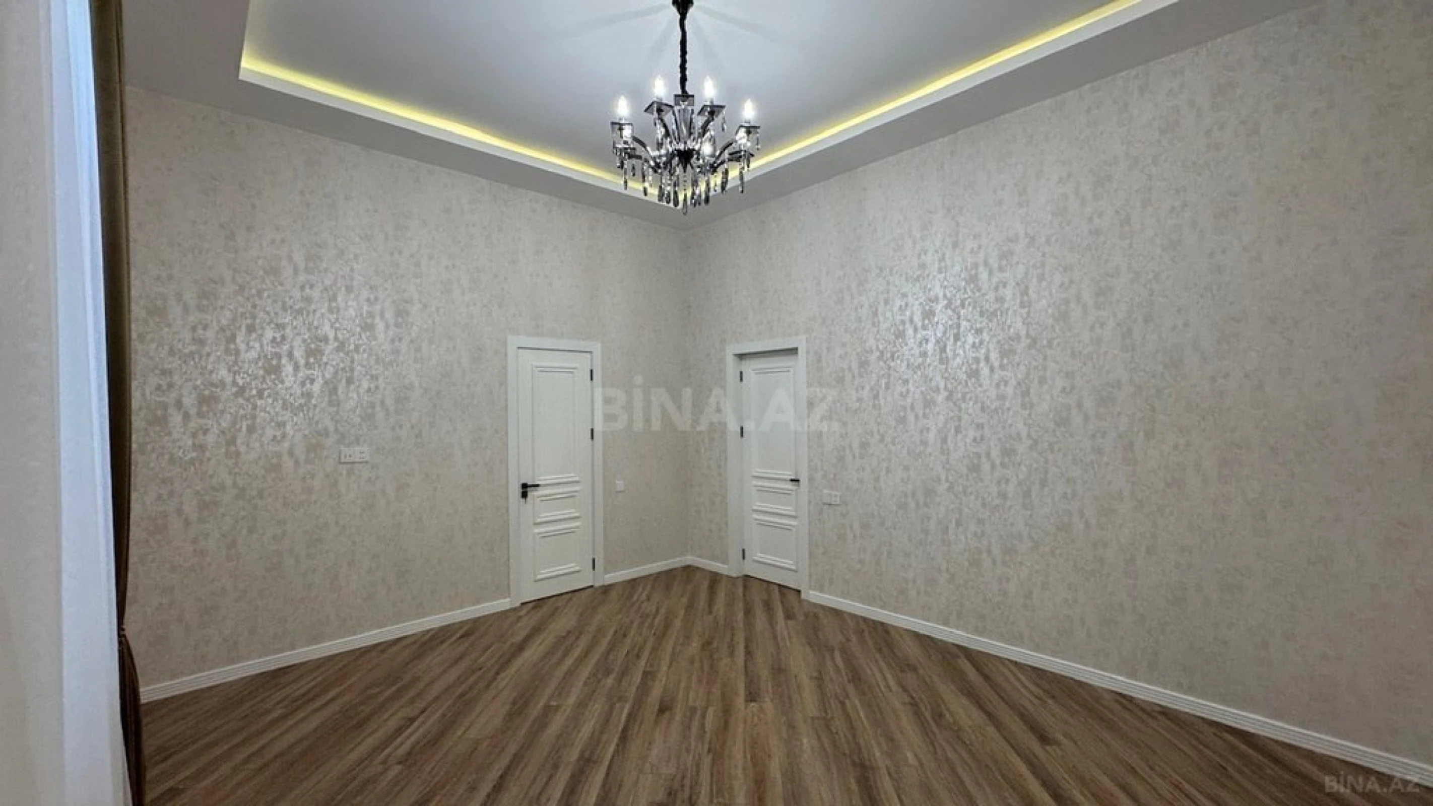 Satılır 5 otaqlı həyət evi 240 m²