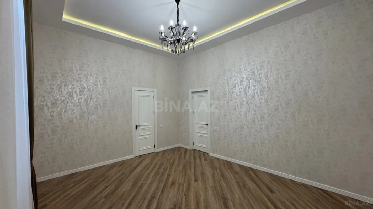 Satılır 5 otaqlı həyət evi 240 m²