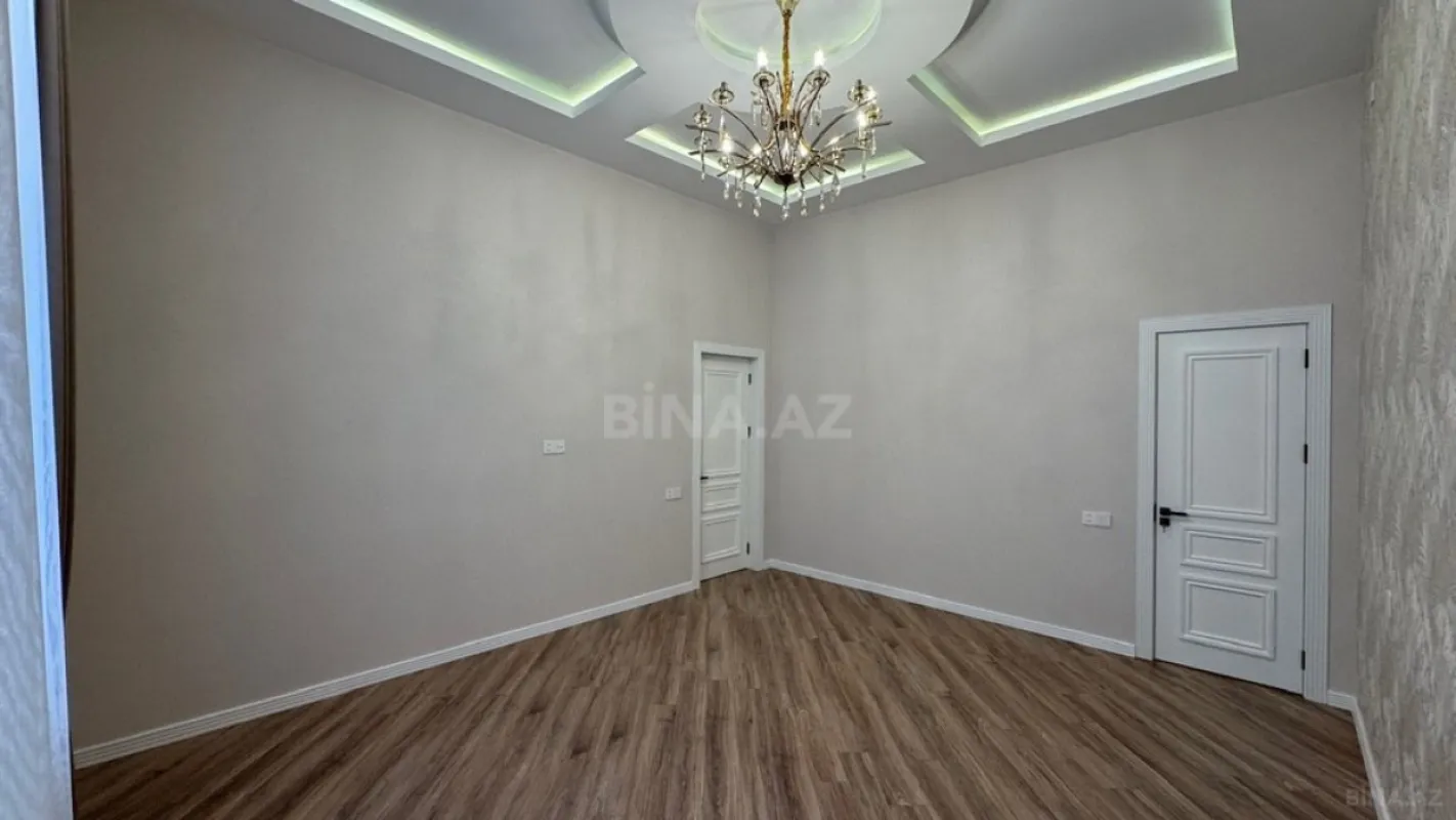 Satılır 5 otaqlı həyət evi 240 m²
