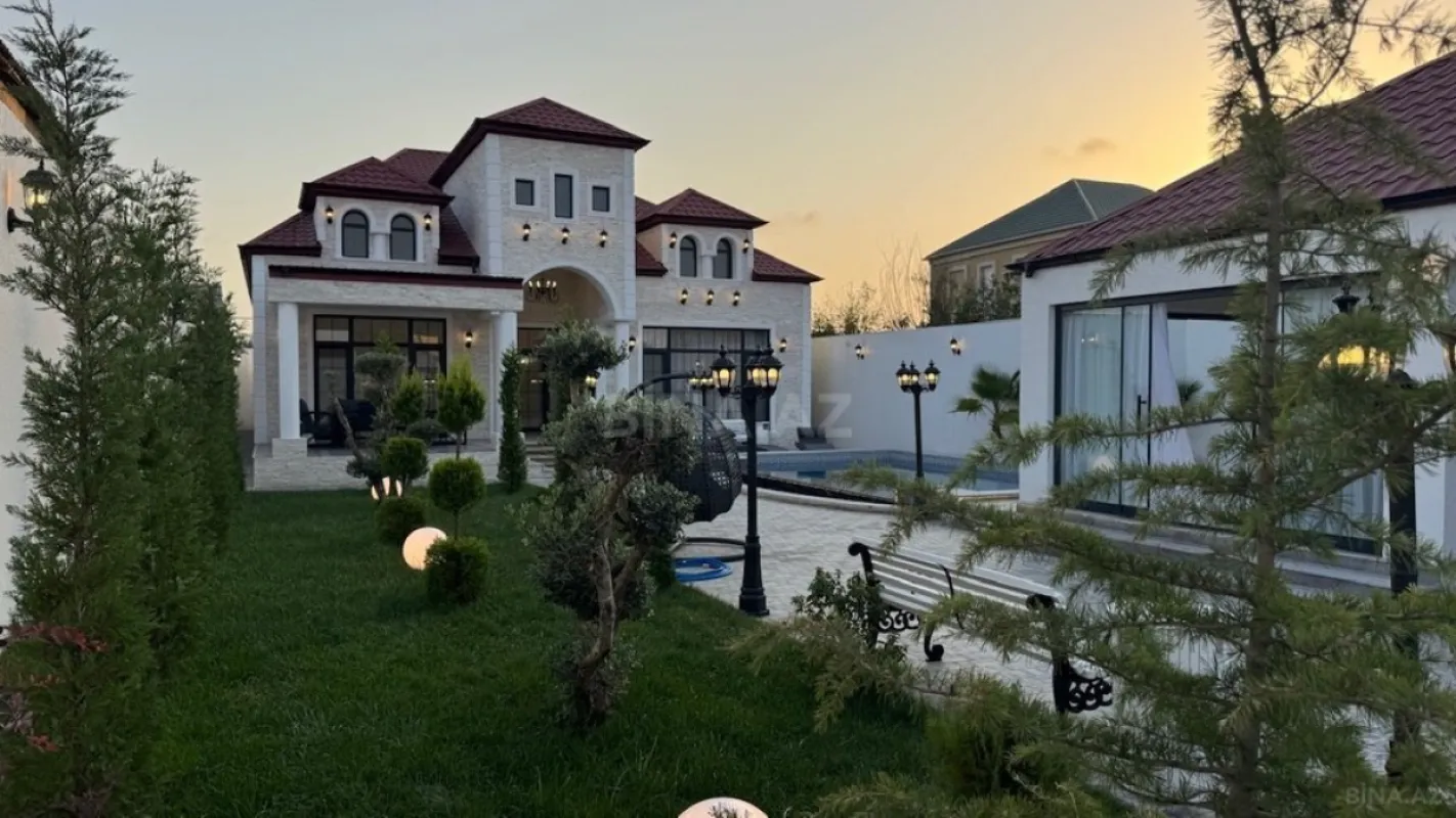Satılır 5 otaqlı həyət evi 240 m²
