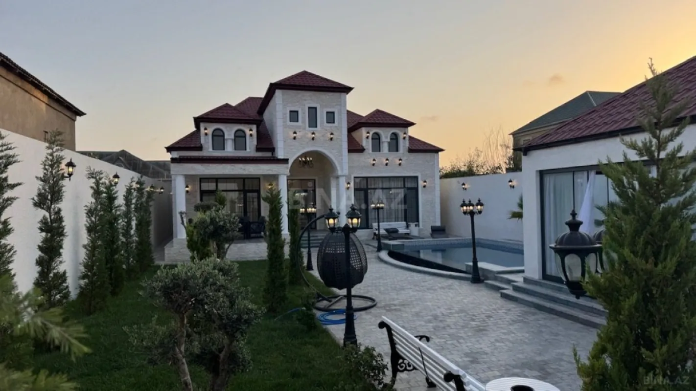 Satılır 5 otaqlı həyət evi 240 m²