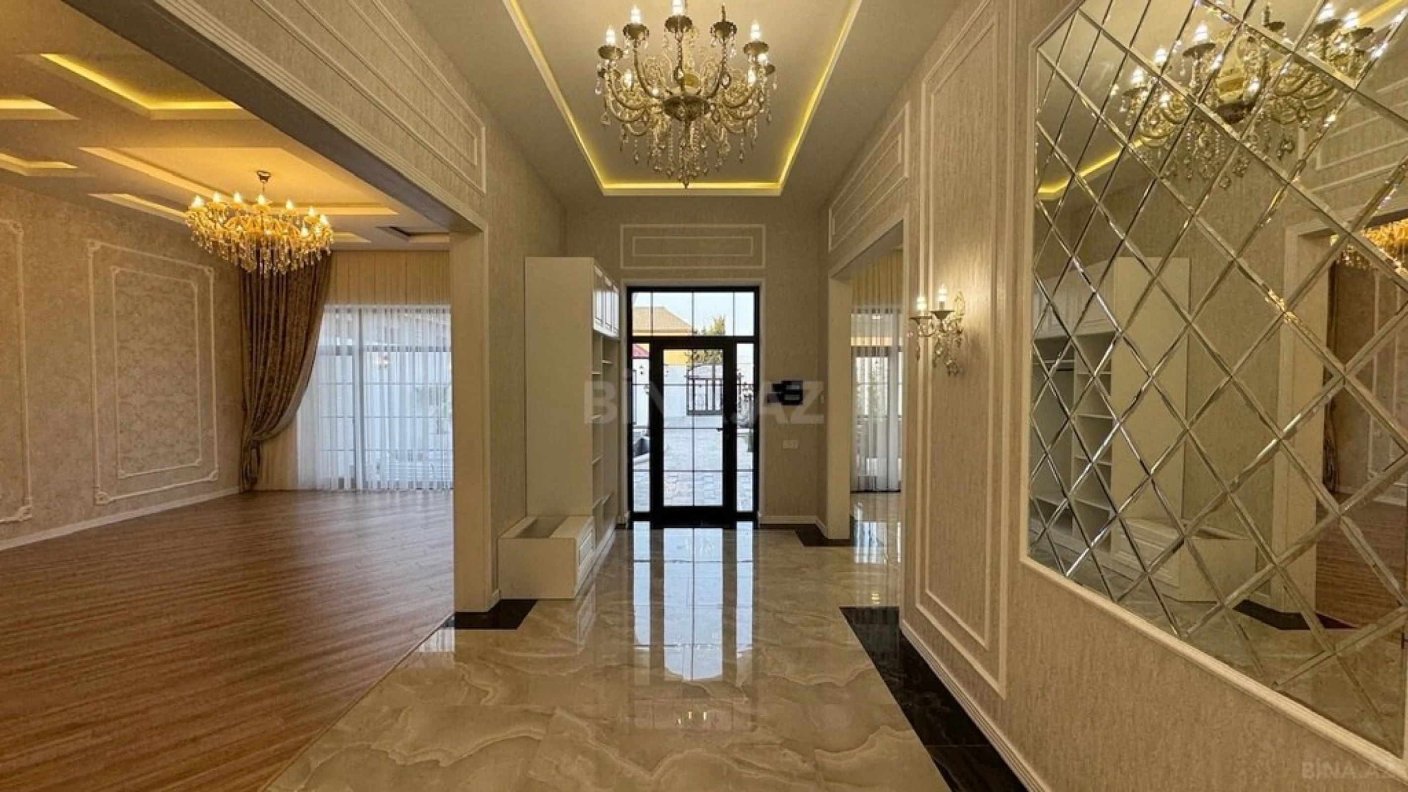 Satılır 5 otaqlı həyət evi 240 m²