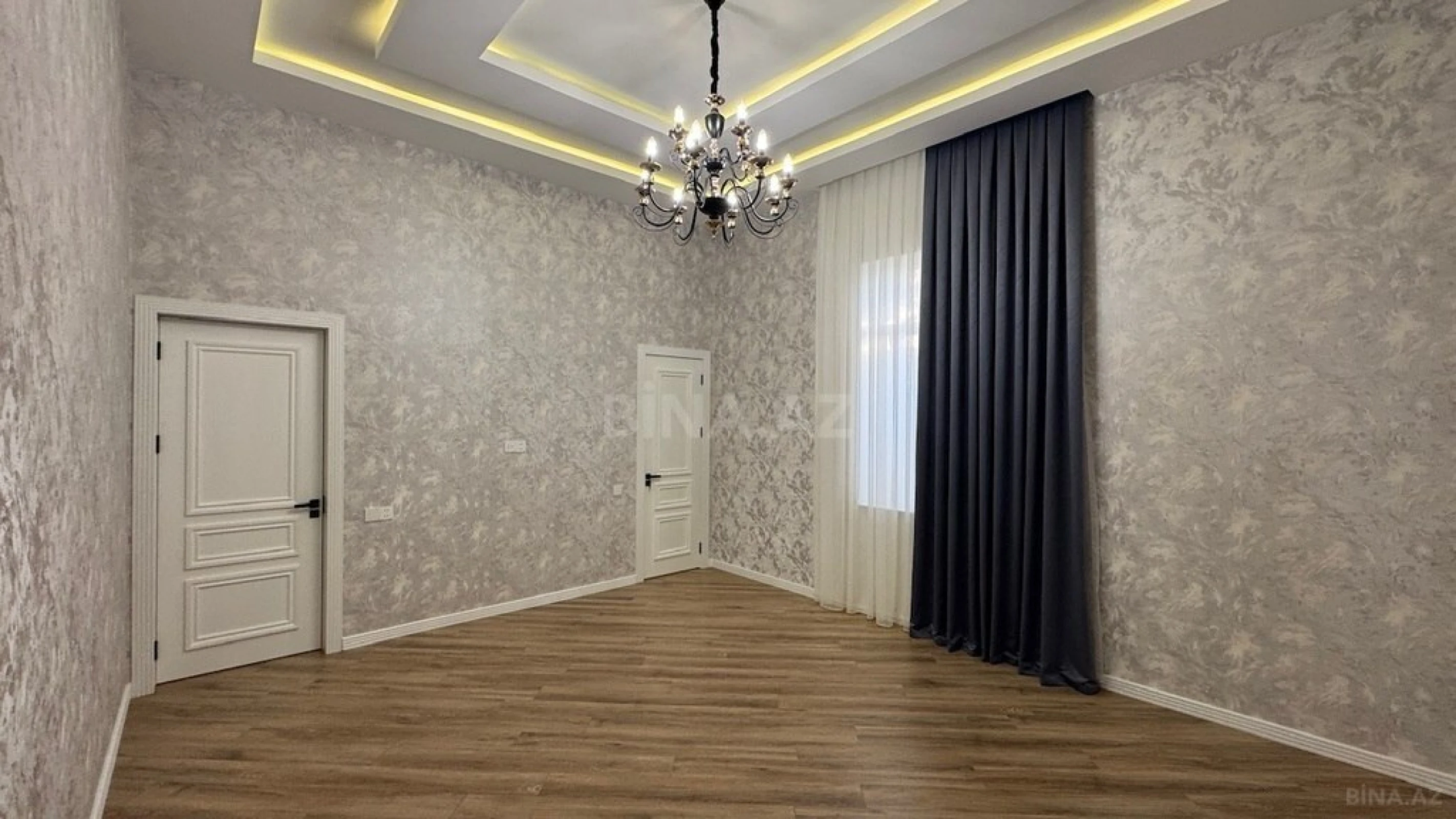 Satılır 5 otaqlı həyət evi 240 m²