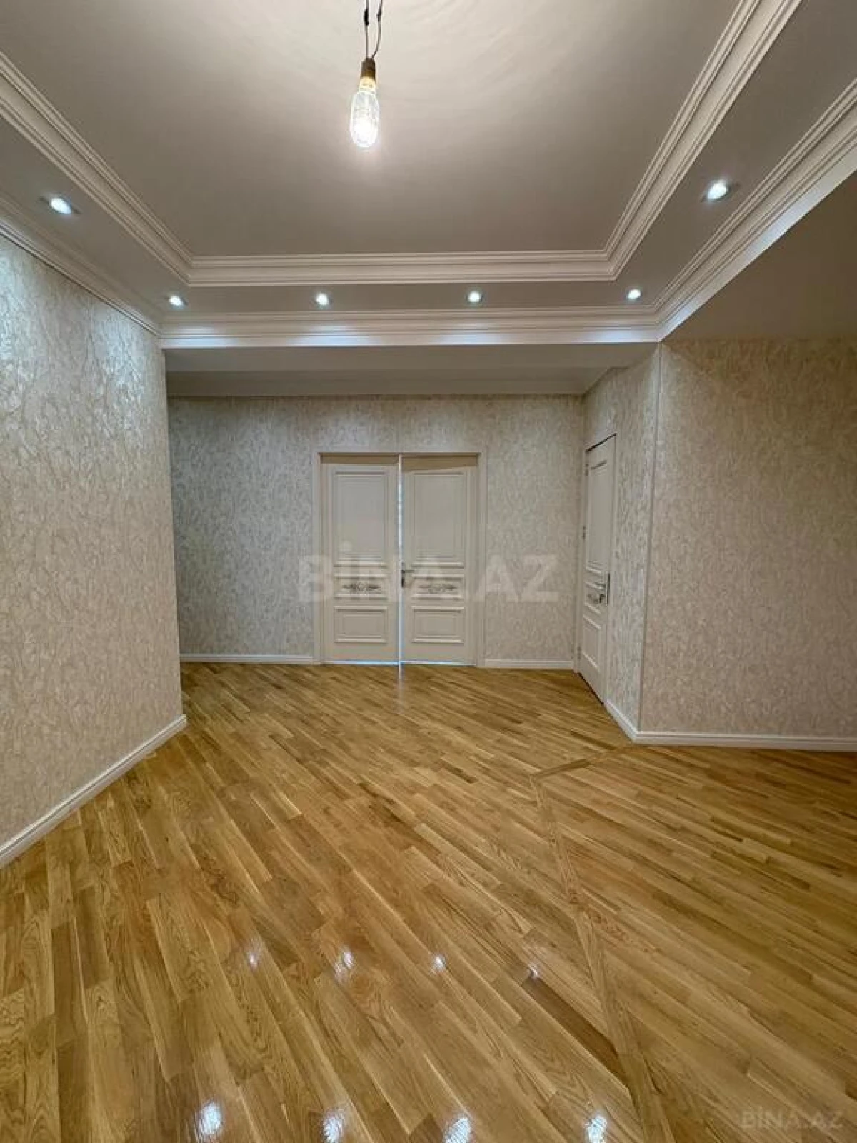 Satılır 4 otaqlı mənzil 170 m²
