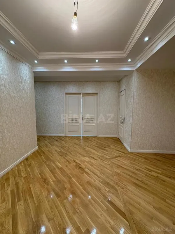 Satılır 4 otaqlı mənzil 170 m²