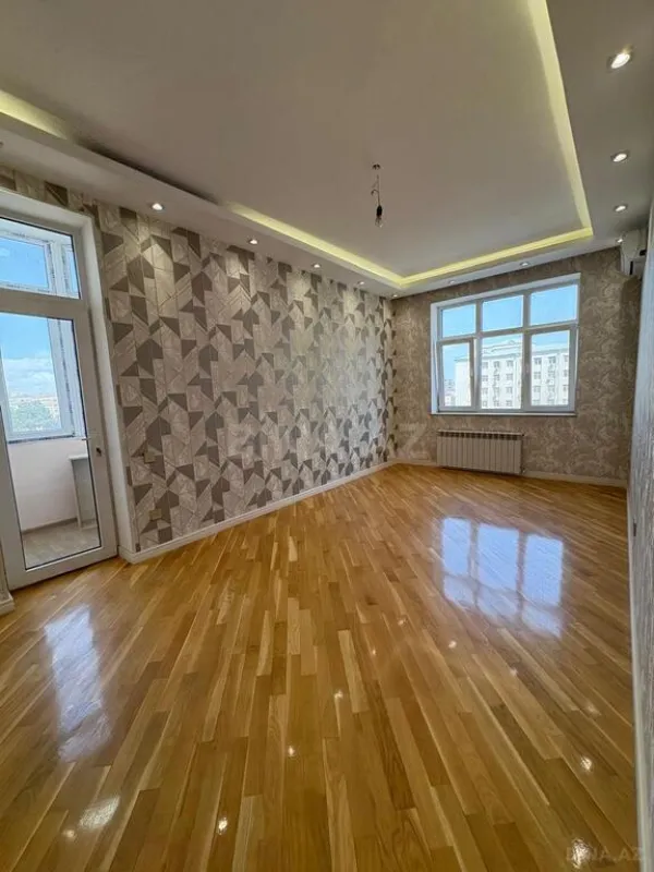 Satılır 4 otaqlı mənzil 170 m²