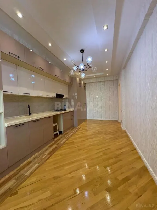 Satılır 4 otaqlı mənzil 170 m²