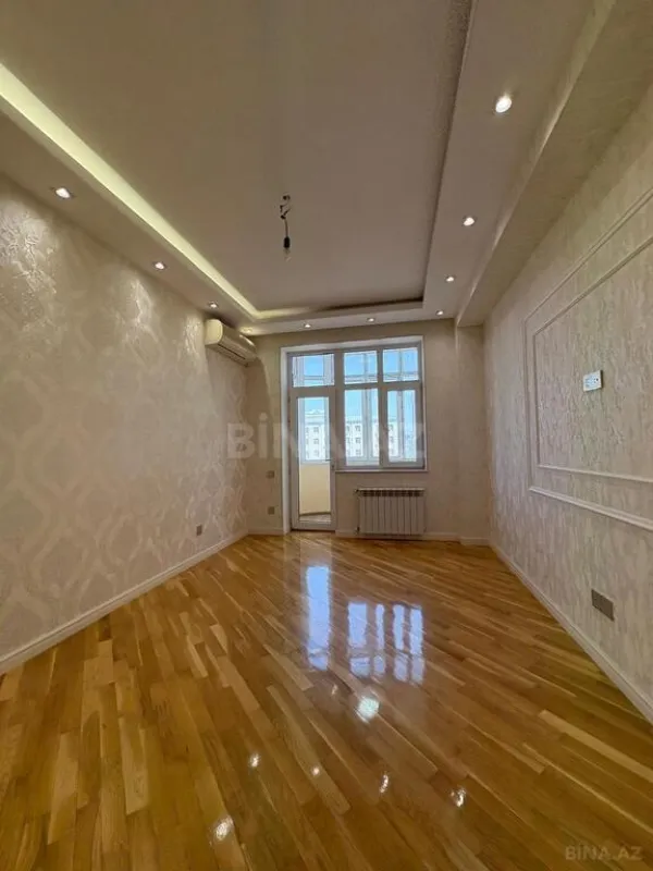 Satılır 4 otaqlı mənzil 170 m²