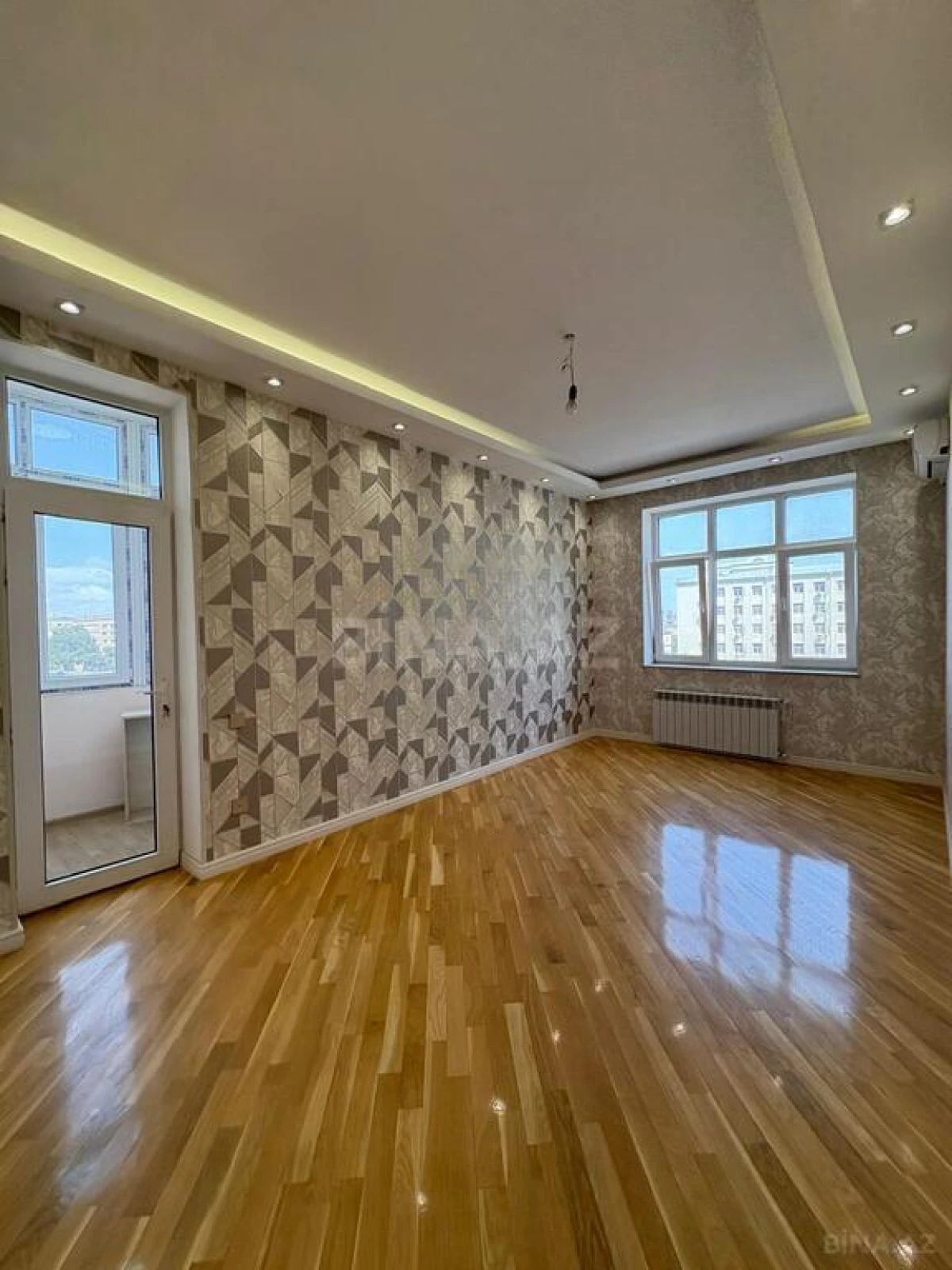 Satılır 4 otaqlı mənzil 170 m²
