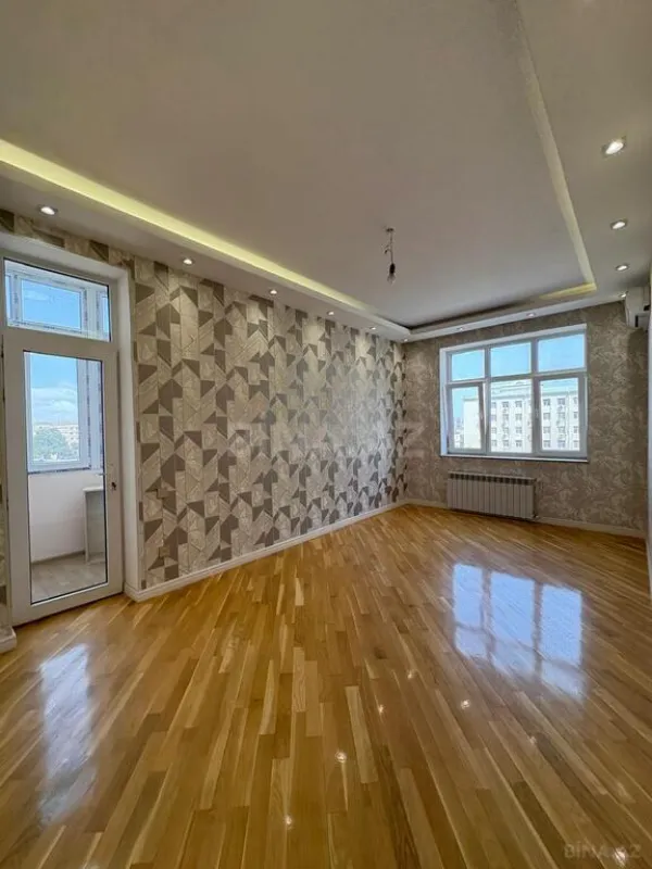 Satılır 4 otaqlı mənzil 170 m²