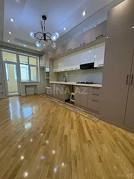 Satılır 4 otaqlı mənzil 170 m²