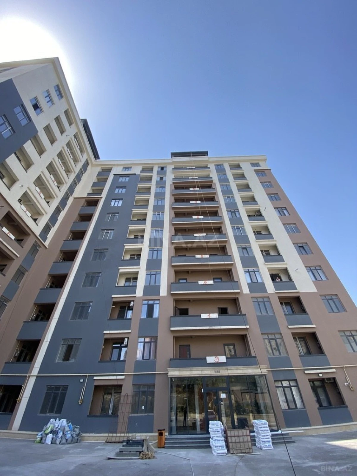 Satılır 2 otaqlı mənzil 63 m²