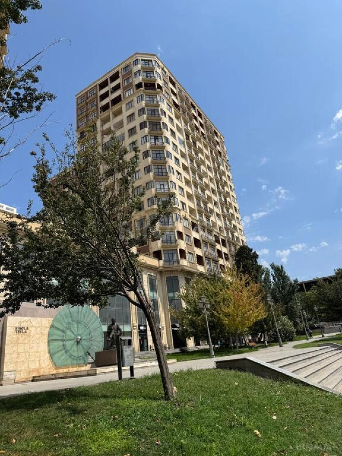 Kirayə verilir 3 otaqlı mənzil 132 m²