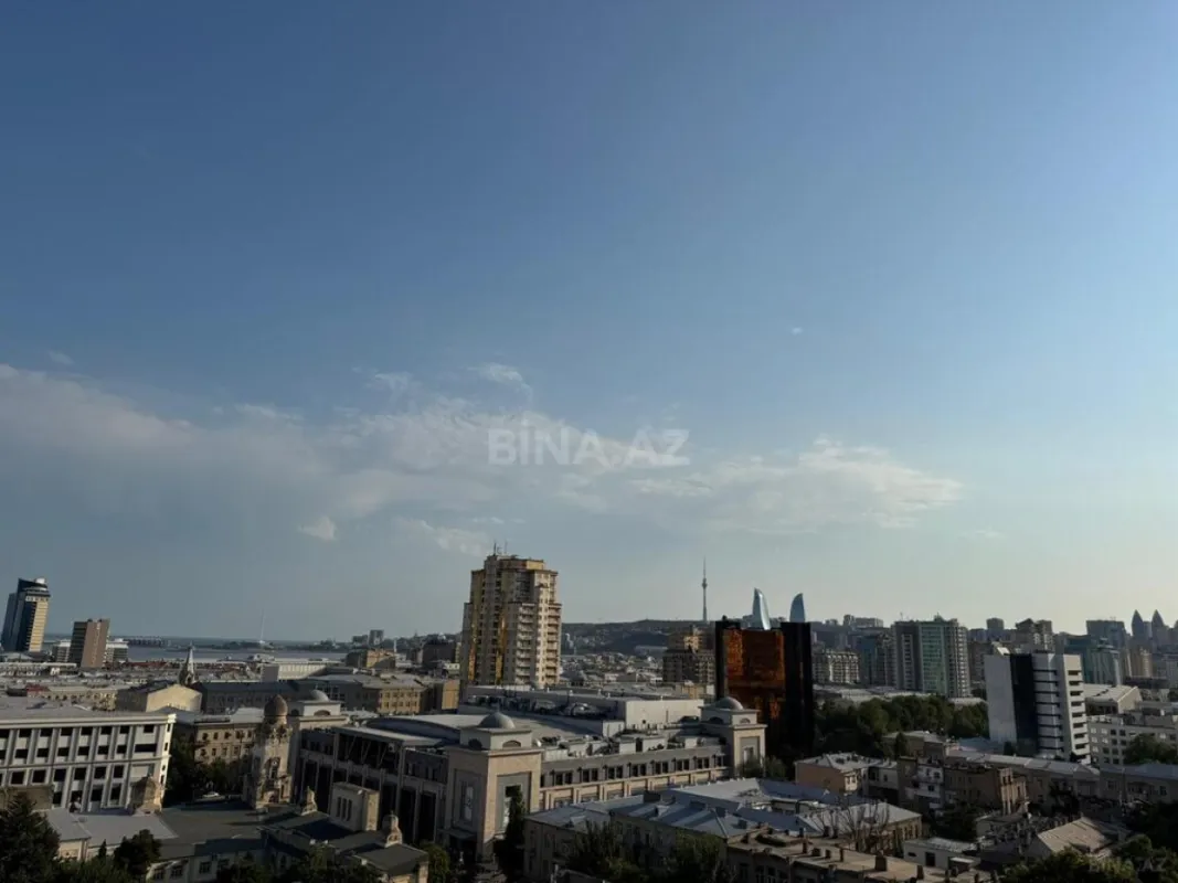 Kirayə verilir 3 otaqlı mənzil 132 m²