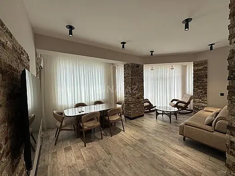 Kirayə verilir 3 otaqlı mənzil 132 m² — Bakı 3 otaq 132.00 m²