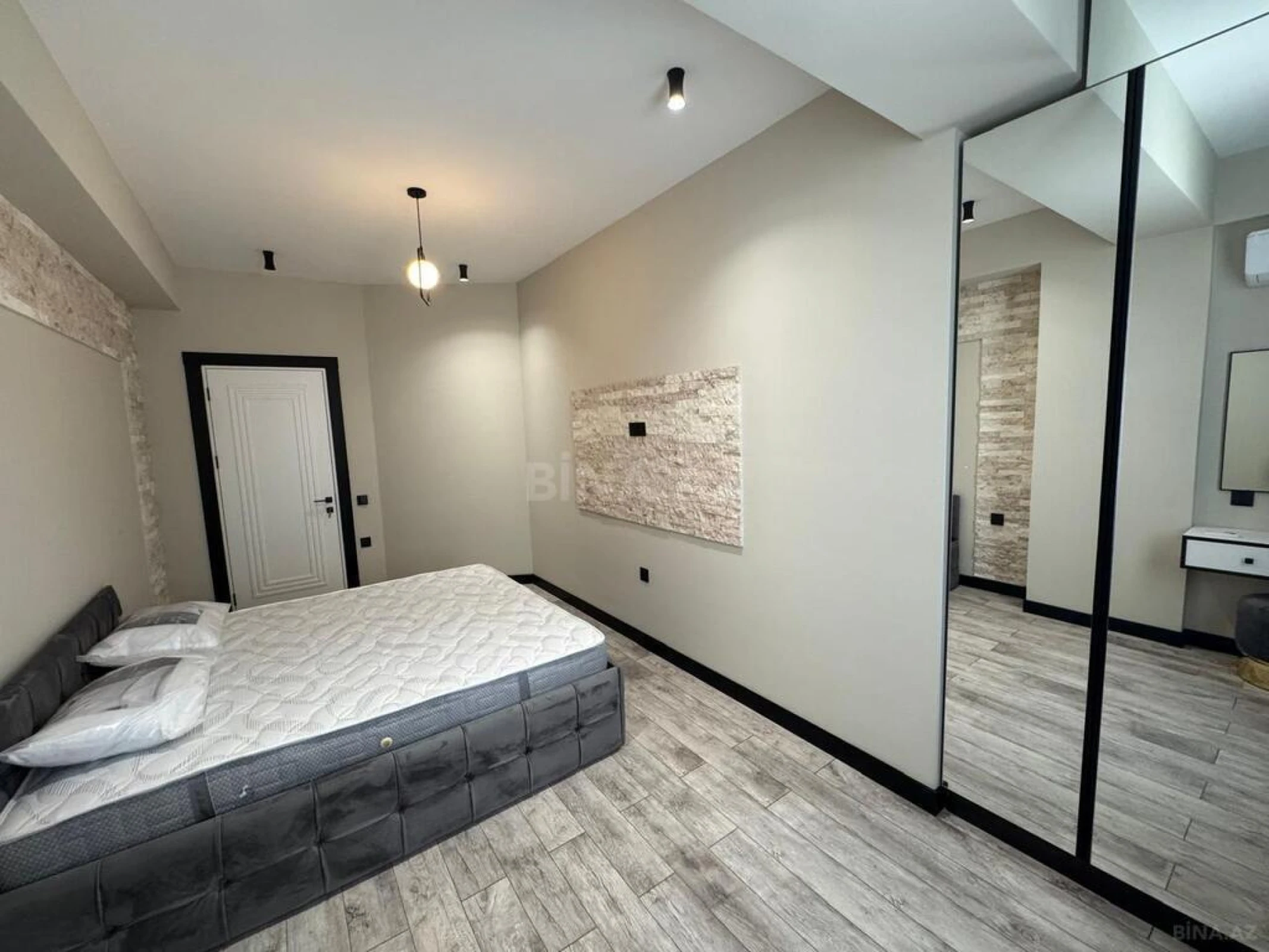 Kirayə verilir 3 otaqlı mənzil 132 m²