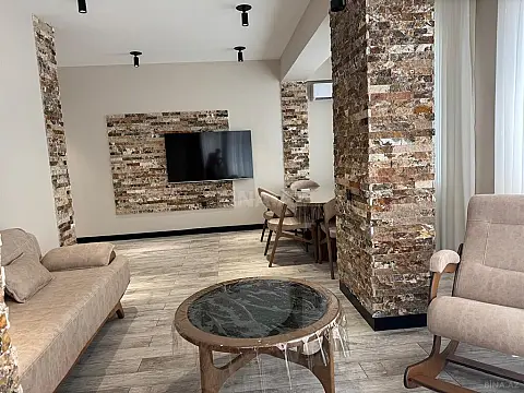 Kirayə verilir 3 otaqlı mənzil 132 m²