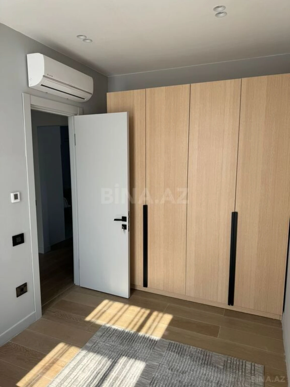 Kirayə verilir 3 otaqlı mənzil 133 m²