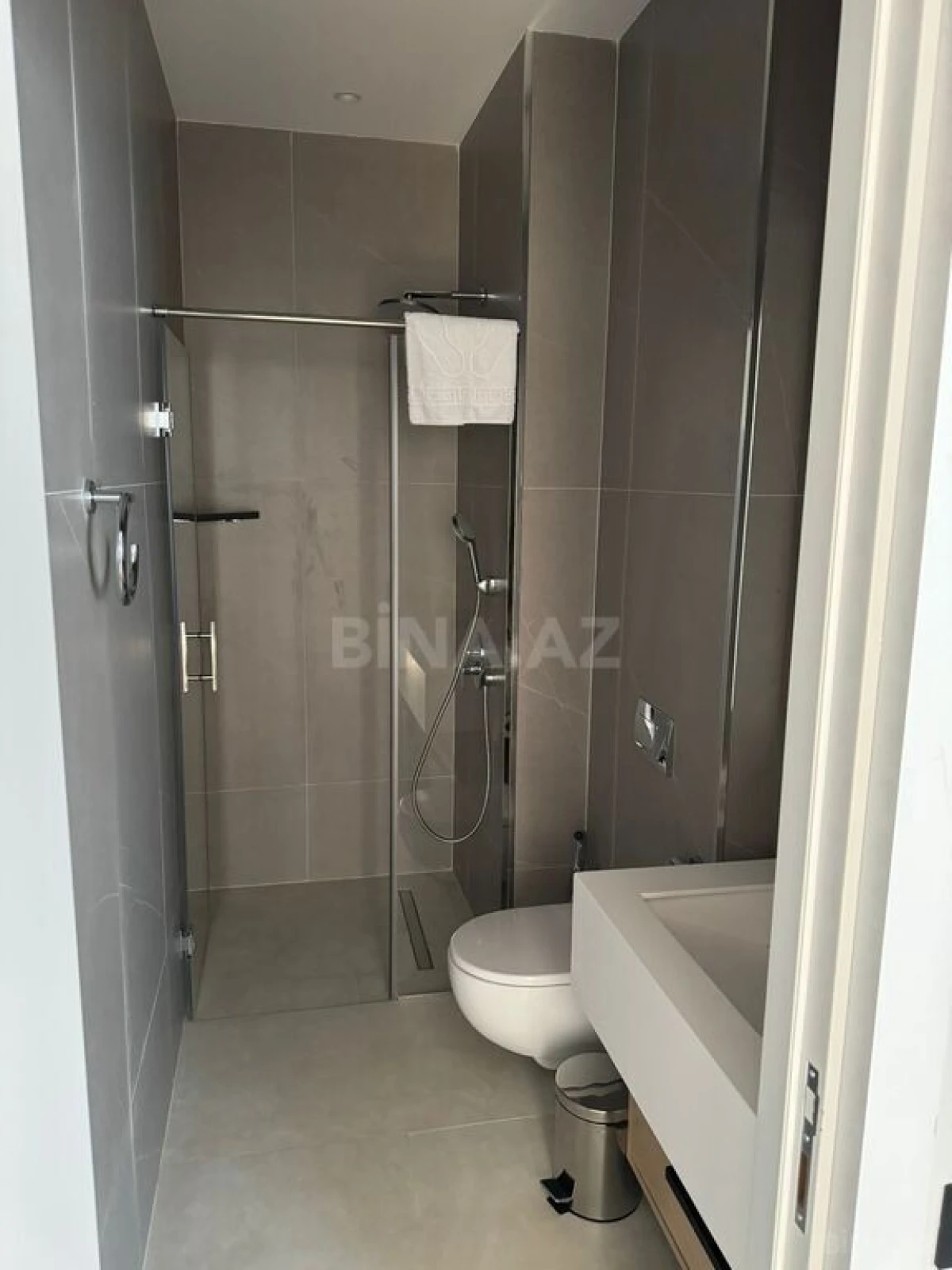 Kirayə verilir 3 otaqlı mənzil 133 m²