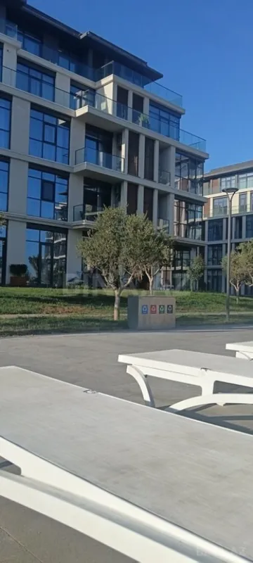 Kirayə verilir 3 otaqlı mənzil 133 m²