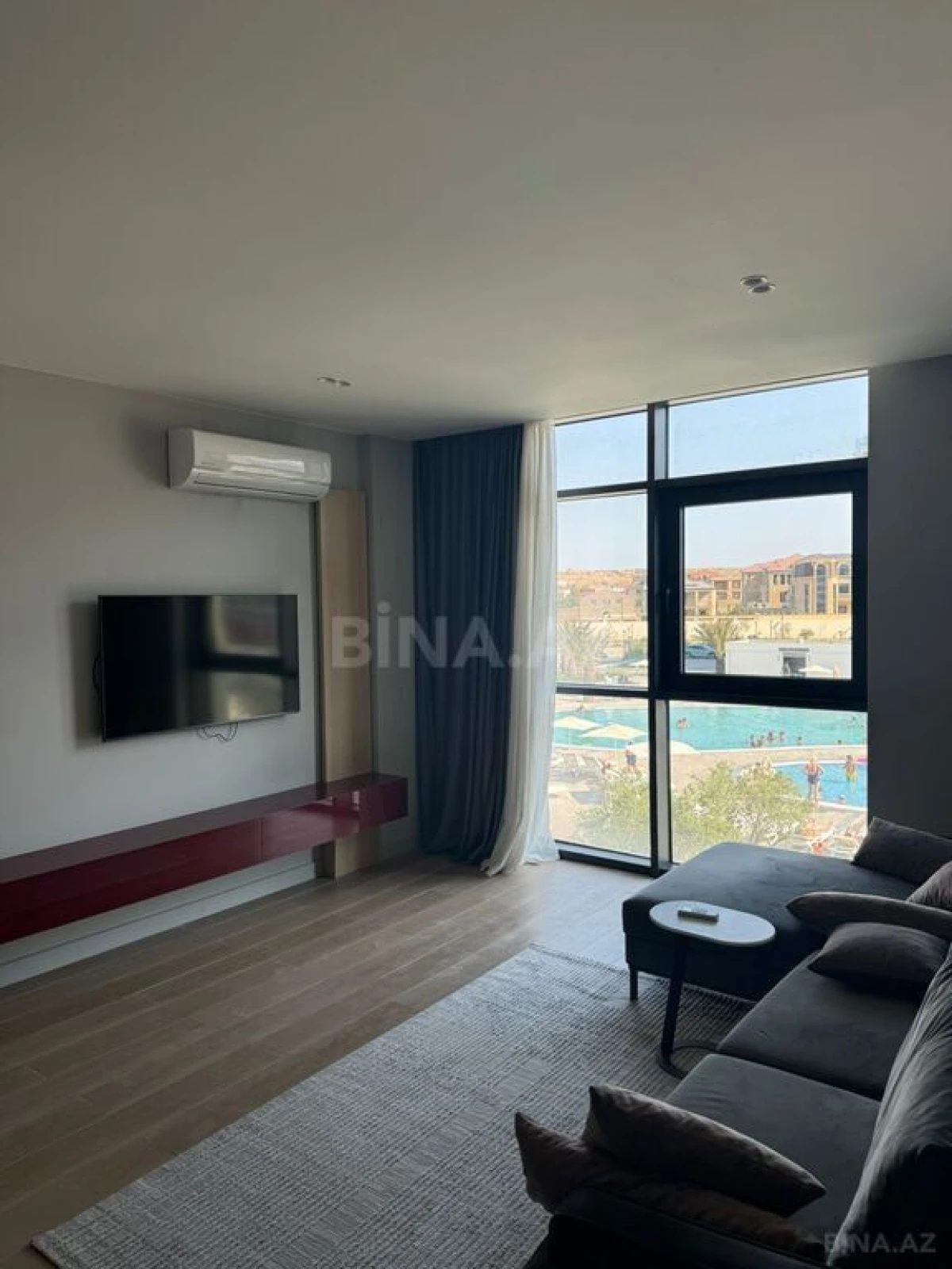 Kirayə verilir 3 otaqlı mənzil 133 m²