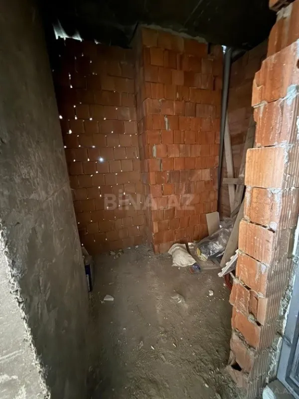 Satılır 3 otaqlı mənzil 131 m²