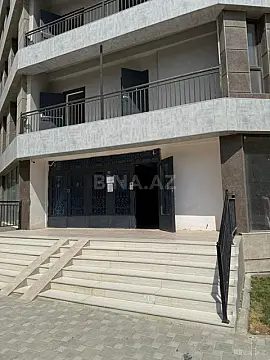 Satılır 3 otaqlı mənzil 131 m²