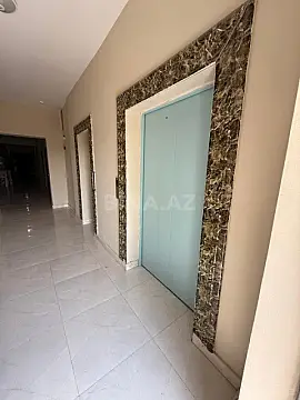 Satılır 3 otaqlı mənzil 131 m²