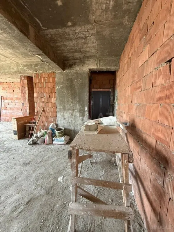 Satılır 3 otaqlı mənzil 131 m²