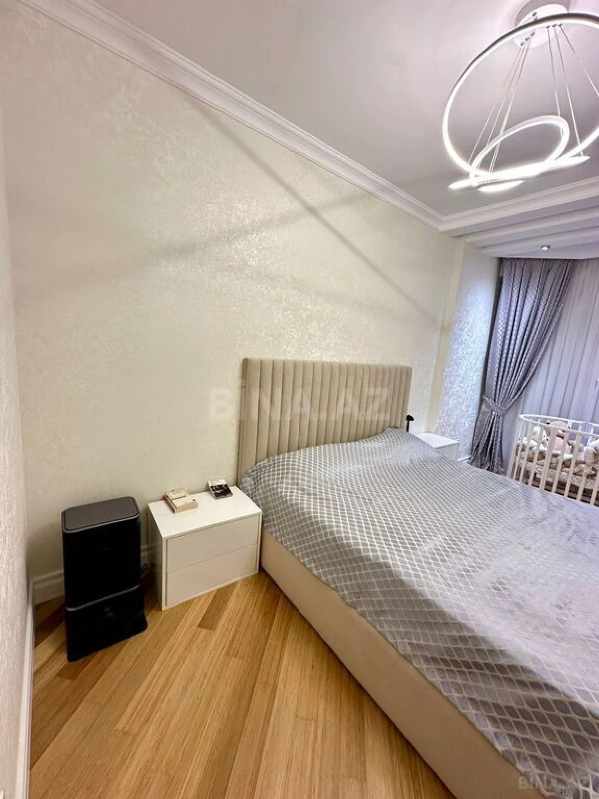 Satılır 3 otaqlı mənzil 140 m²