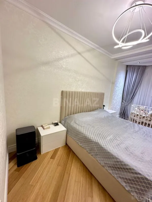 Satılır 3 otaqlı mənzil 140 m²