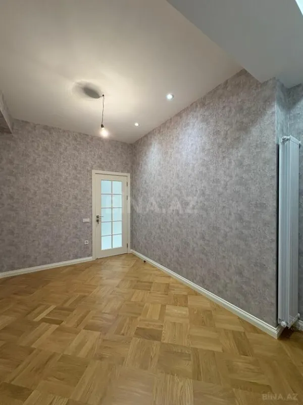 Satılır 2 otaqlı mənzil 67 m²