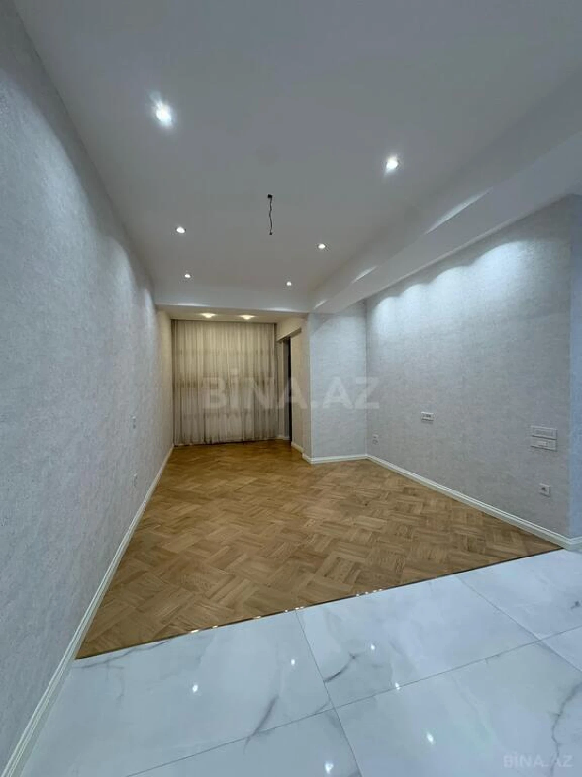 Satılır 2 otaqlı mənzil 67 m²
