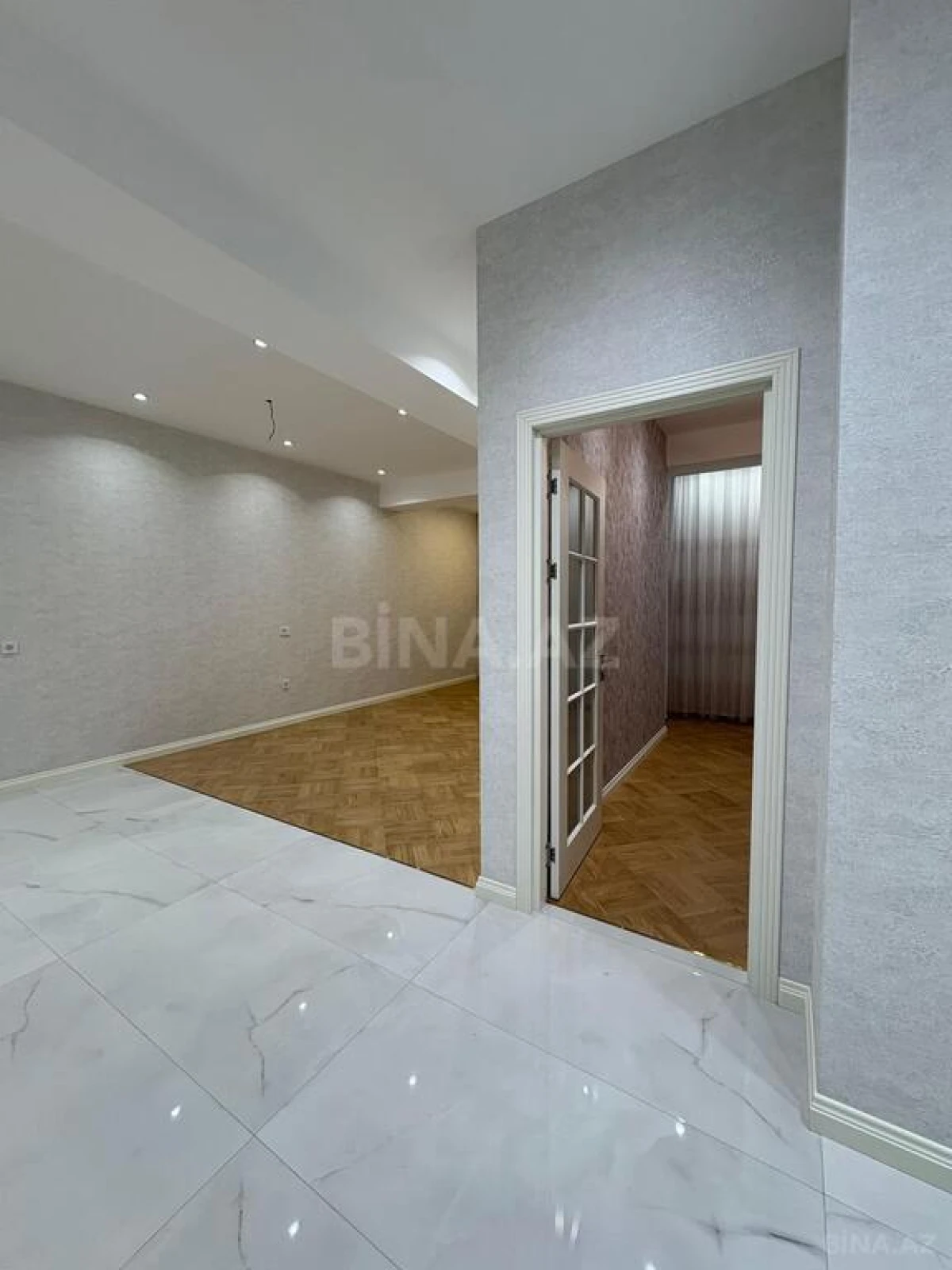 Satılır 2 otaqlı mənzil 67 m²
