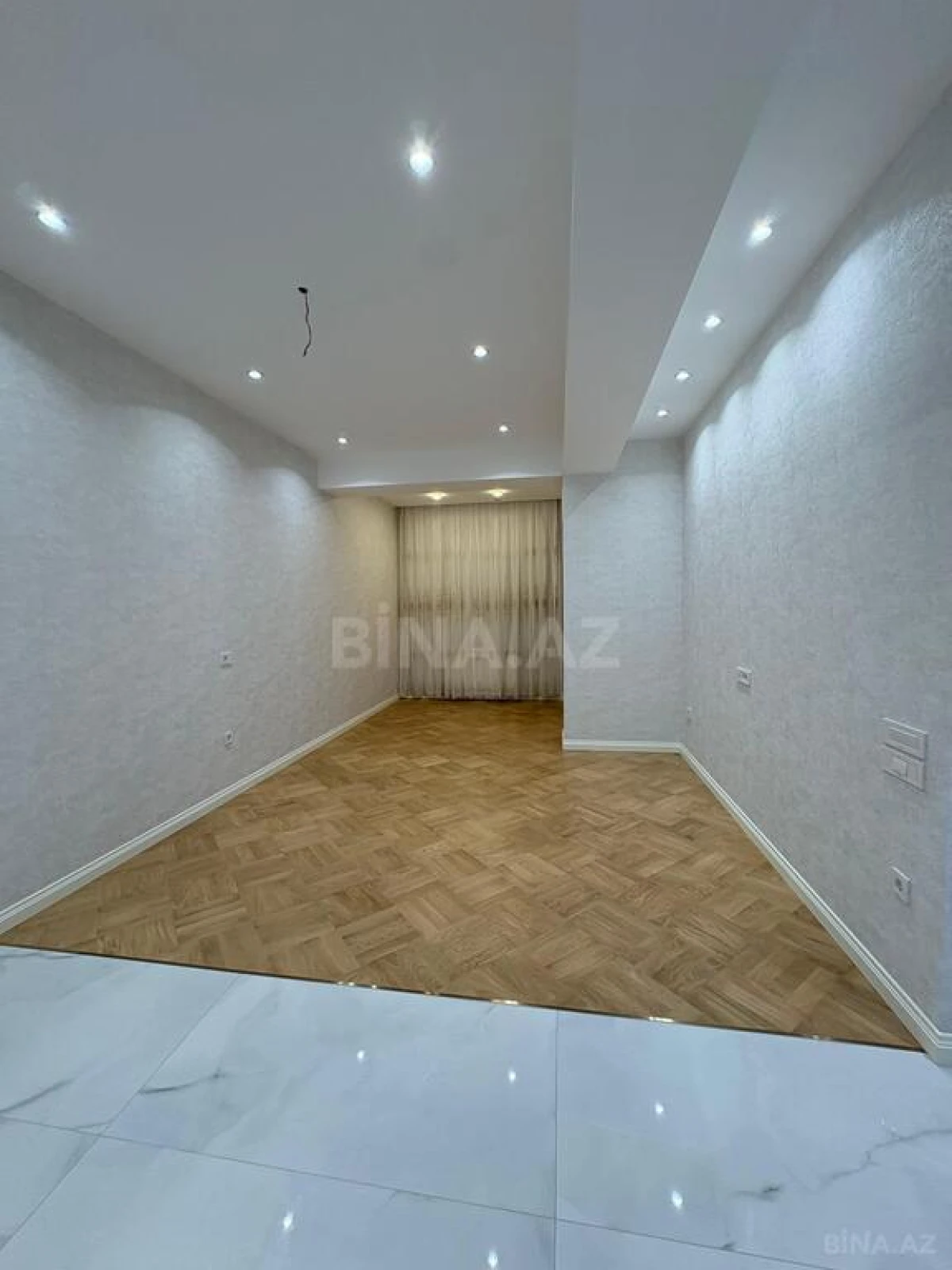 Satılır 2 otaqlı mənzil 67 m²