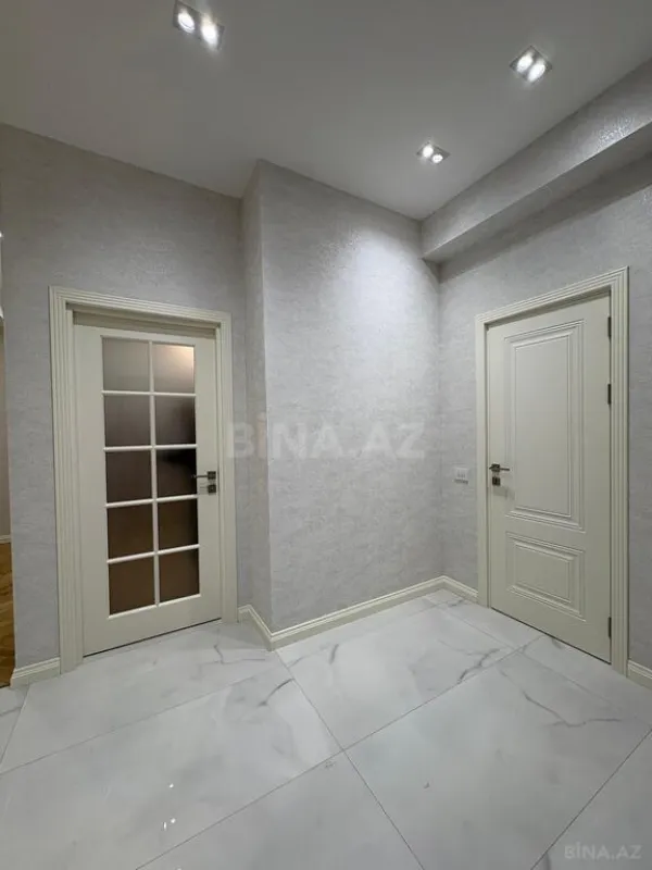 Satılır 2 otaqlı mənzil 67 m²