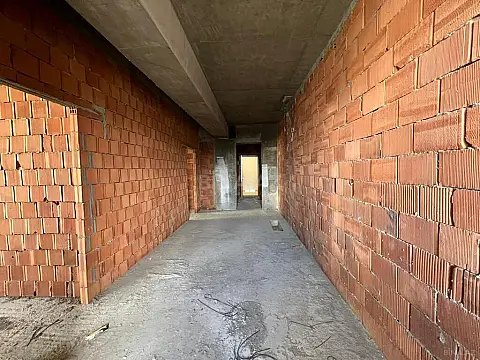 Satılır 2 otaqlı mənzil 106 m²